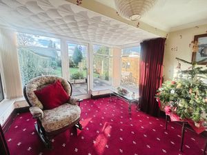 Sun lounge- click for photo gallery